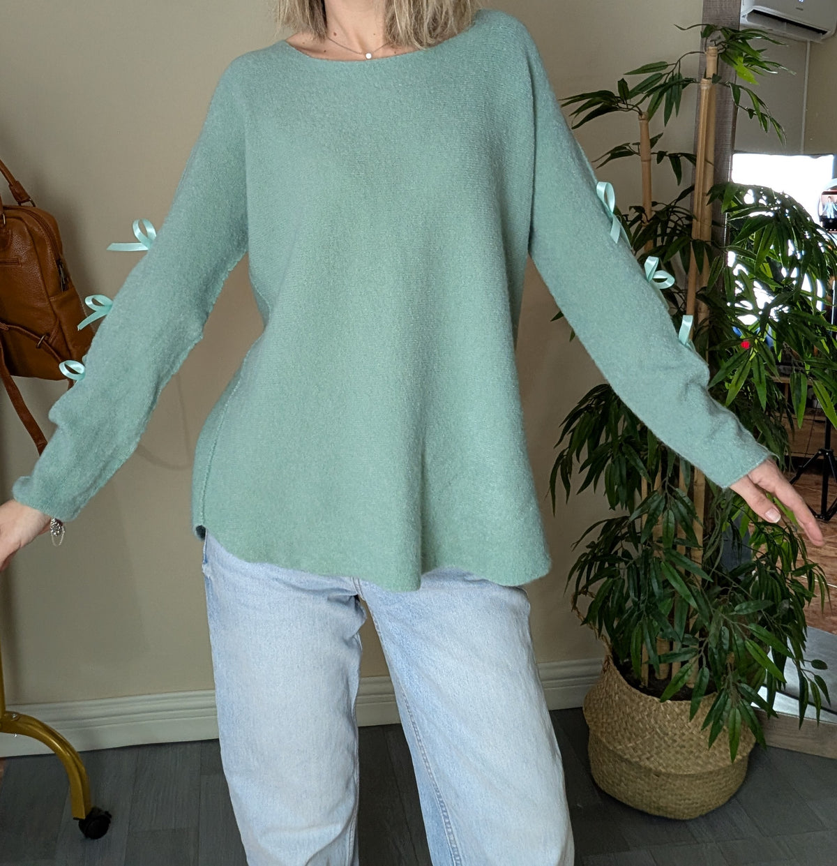 Jersey verde agua de punto fino con lazos para mujer