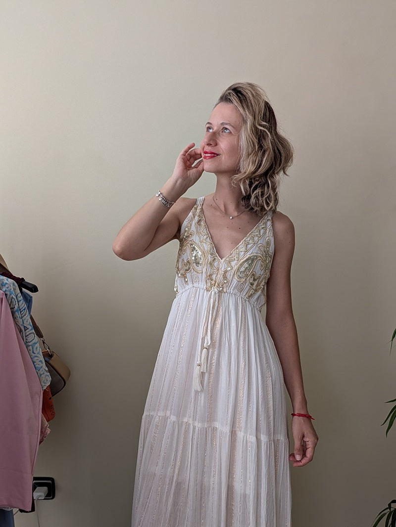 Vestido largo blanco bordado para mujer